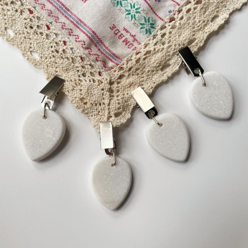Set of 4 White Marble Raindrop Shape Tablecloth