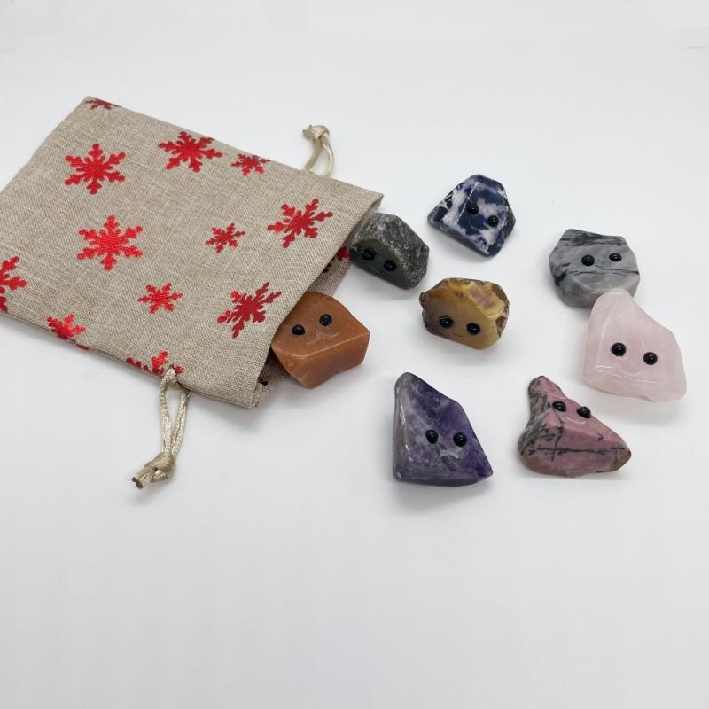 >Carved Gemstone Hedgehog shape desktop 