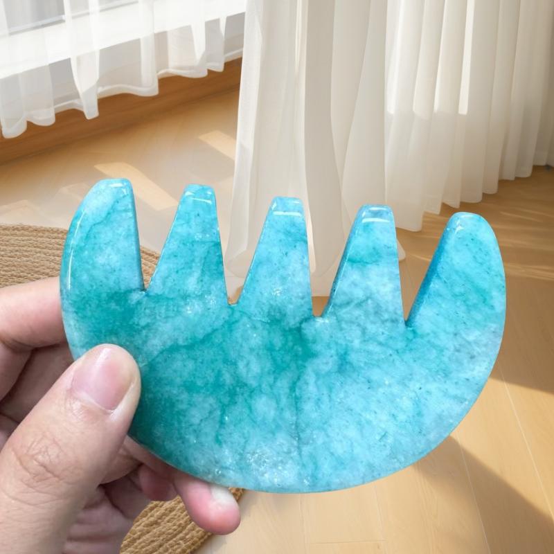 Dyed Green Jade Carved 5-tooth Comb